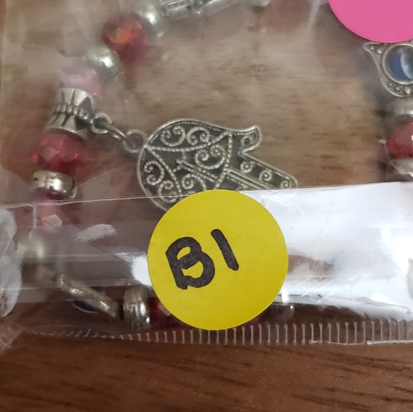 Hamsa Hand Evil Eye Beaded Stretch Bracelet Red Blue Silver - Picture 5 of 8